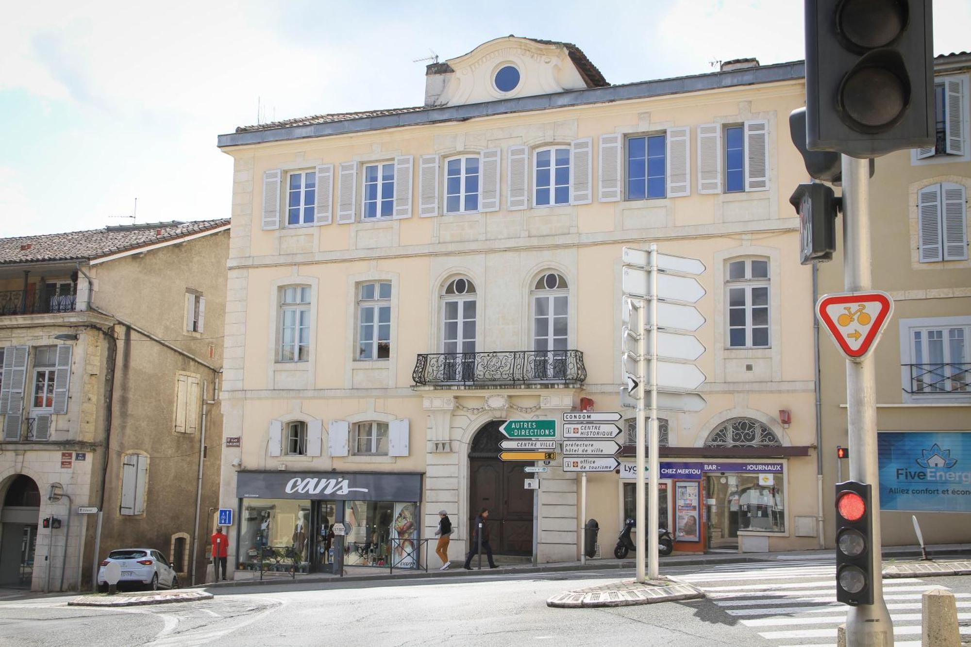 Villaret - Tres Spacieux En Coeur De Ville Auch Ngoại thất bức ảnh